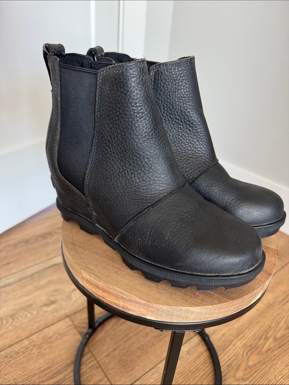 Sorel Black Textured Leather Chelsea Ankle Boots